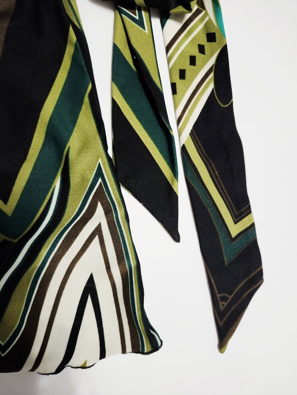 Penningtons Green Geometric Print Twist-Front Top size X - Picture 8 of 11